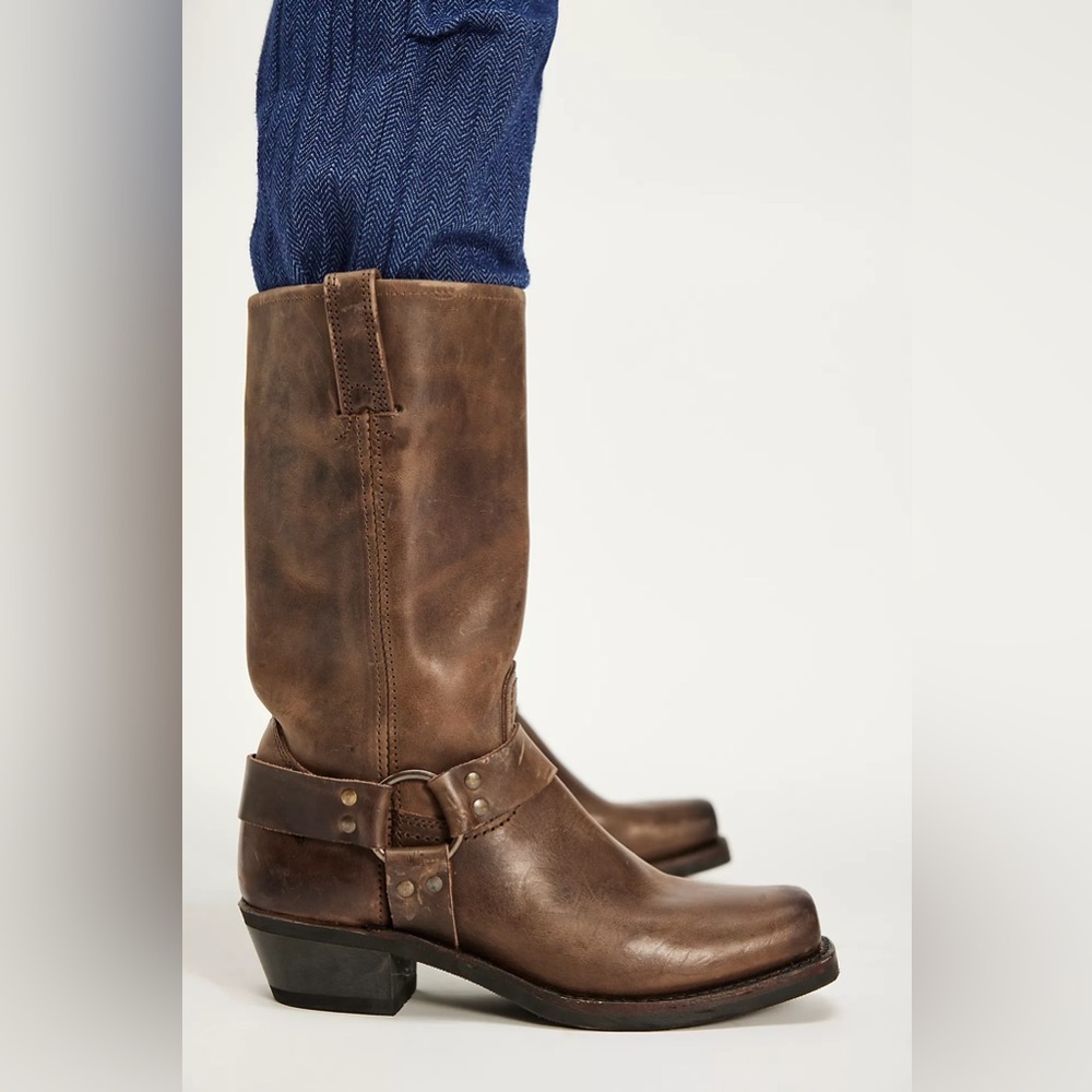Frye Harness 12R Boots smoke